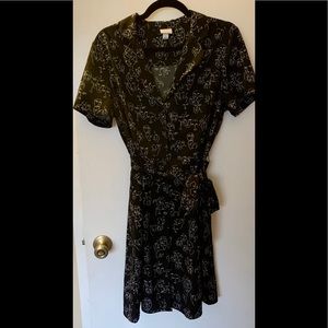 Gorgeous dress with fun print- only worn once!